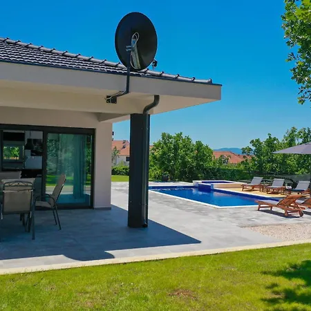 Gorgeous In Glavina Gornja Holiday home Gornja Glavina